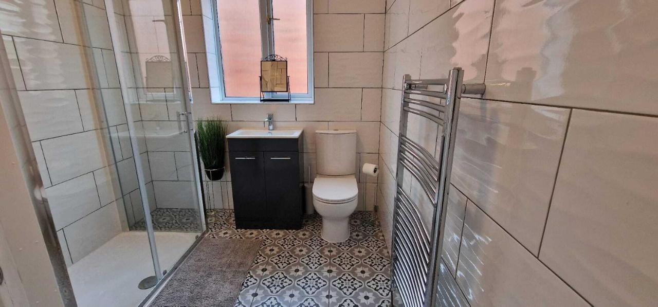 Sapphire Apartments Кардиф Екстериор снимка